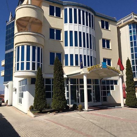 Hotel Apollonia Pristina Kültér fotó