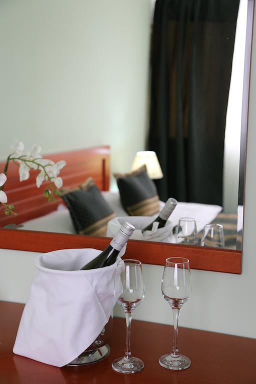 Hotel Apollonia Pristina Szoba fotó