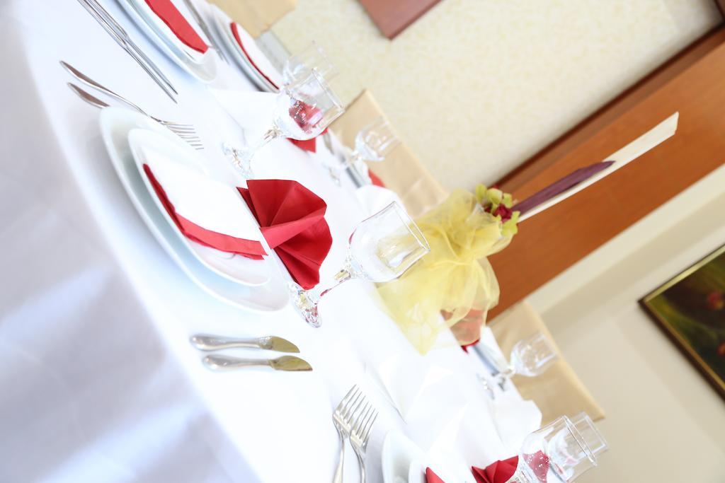 Hotel Apollonia Pristina Kültér fotó