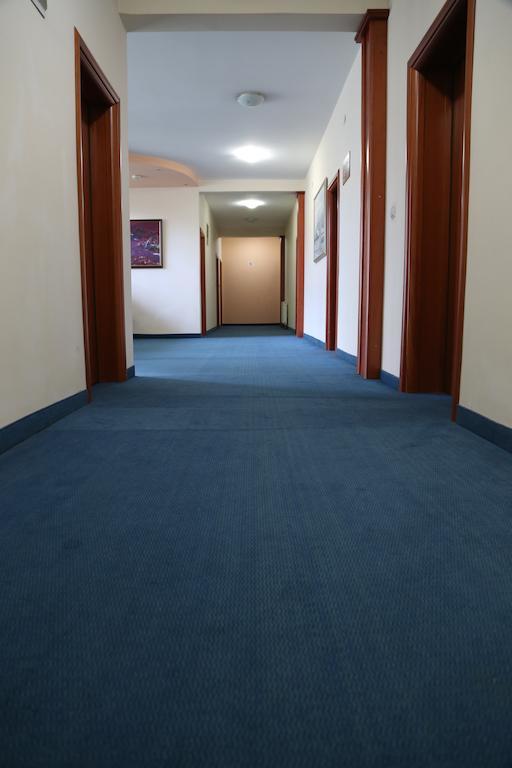 Hotel Apollonia Pristina Kültér fotó
