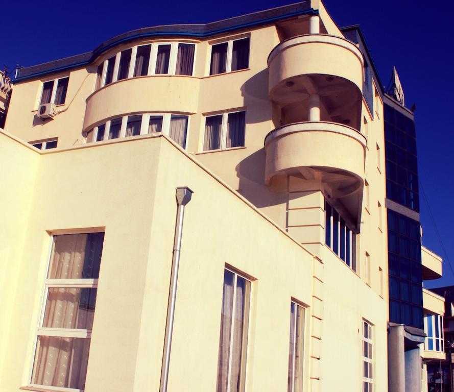Hotel Apollonia Pristina Kültér fotó